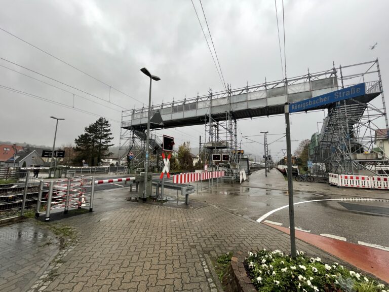 Christine Neumann-Martin MdL fordert: „Bahnübergang in Pfinztal Söllingen muss bis zur Fertigstellung der Unterführung geöffnet bleiben“
