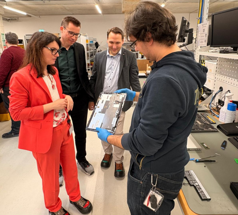 Unternehmensbesuch bei Arbeit für Menschen mit Behinderung (AfB) in Ettlingen